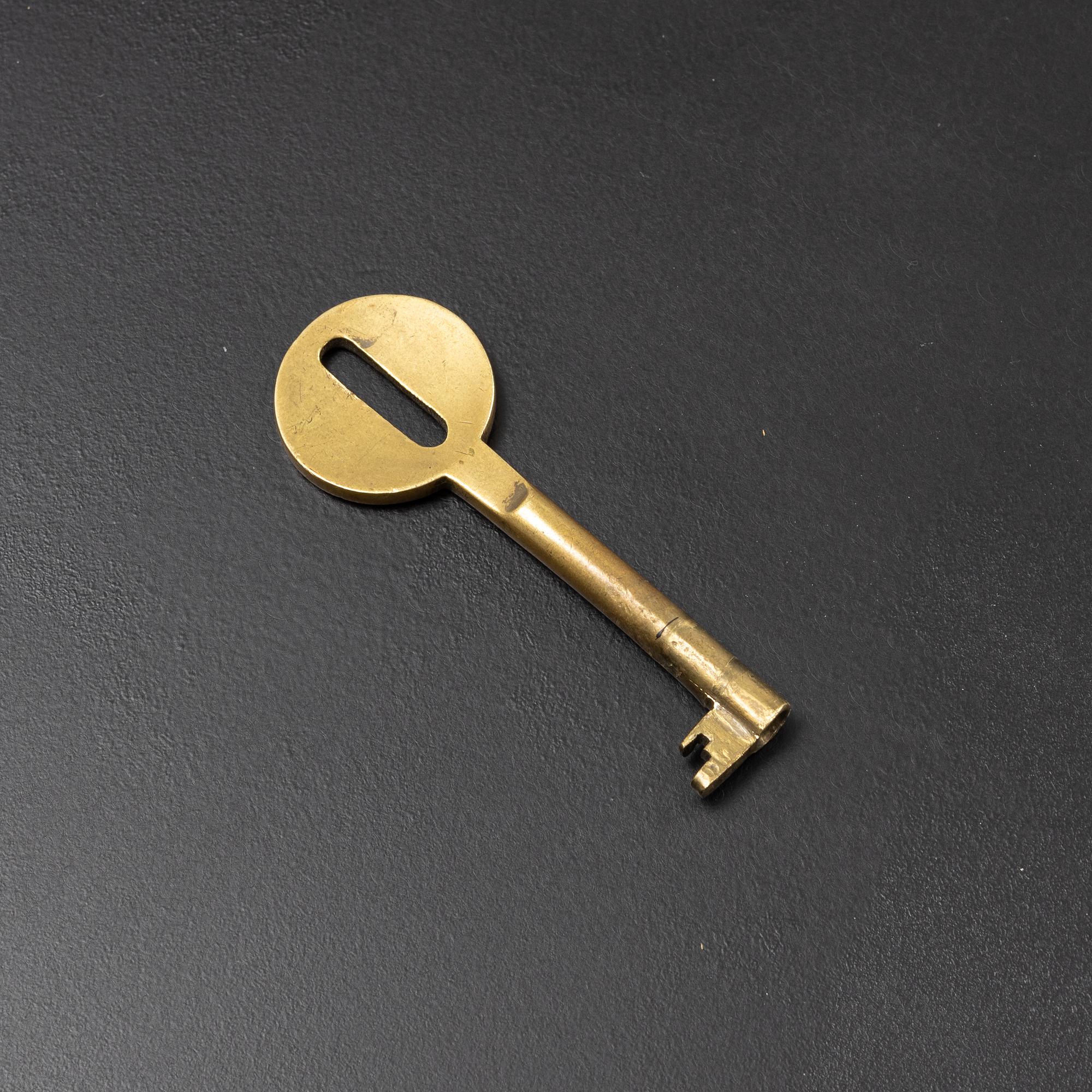 Otto Schulz, attributed to, a dresser, first part of the 20th Century.