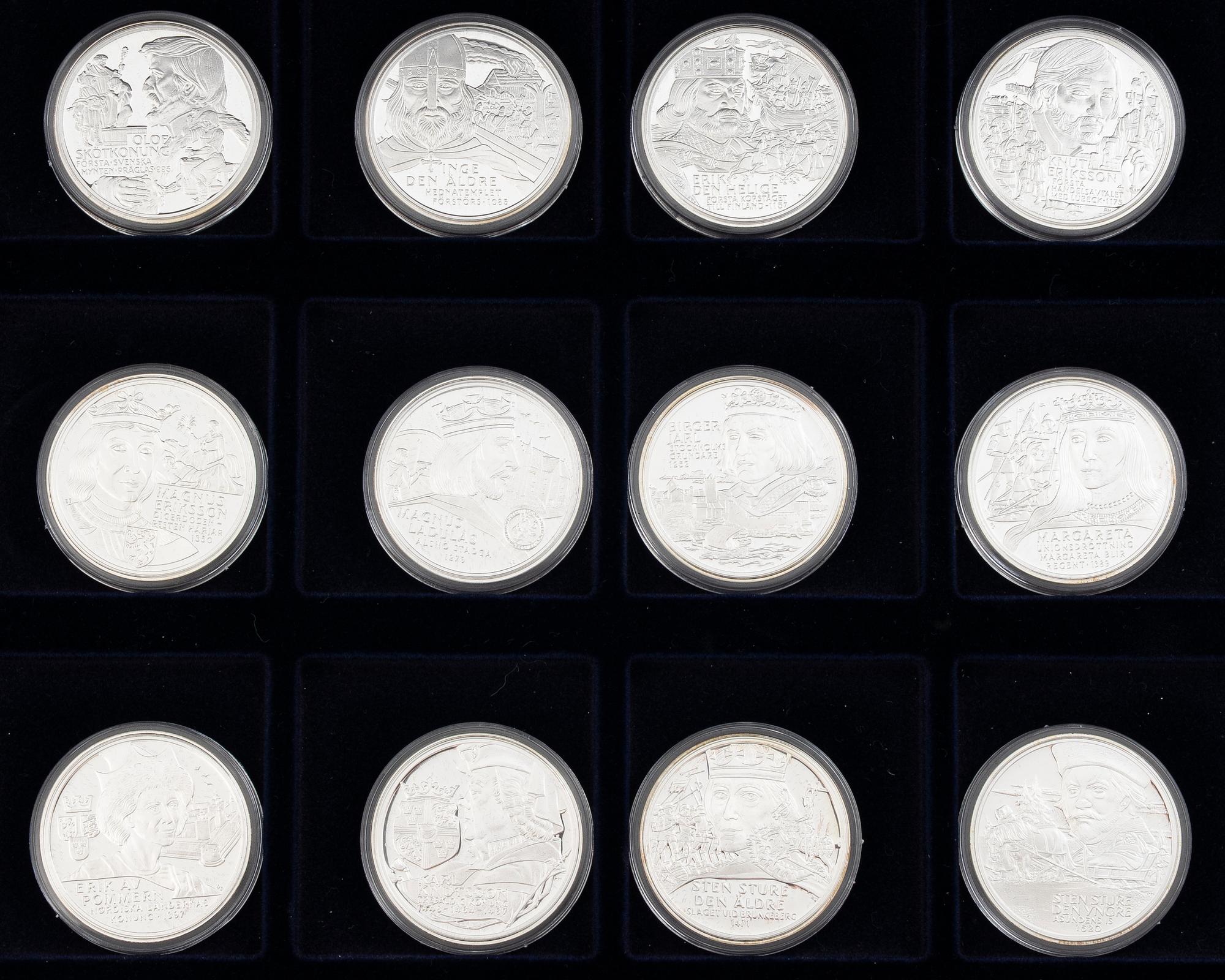 36 medals, silver 925, “Kingdom of Sweden”, in fitted case.