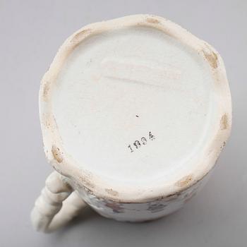 TILLBRINGARE, porslin, möjligen England, omkring år 1900.