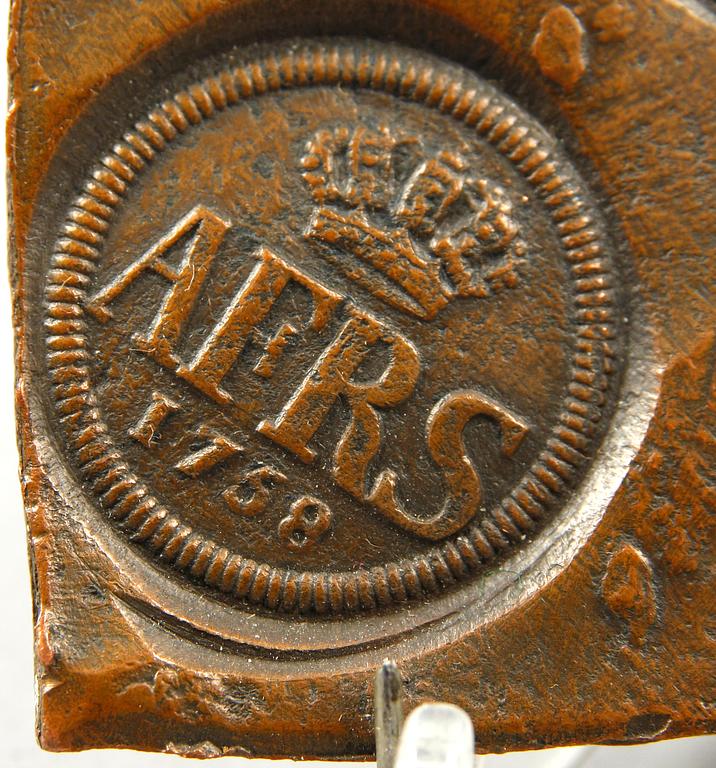 KOPPARMYNT, 1/2 DALER silvermynt, Adolf Fredriks monogram 1758.