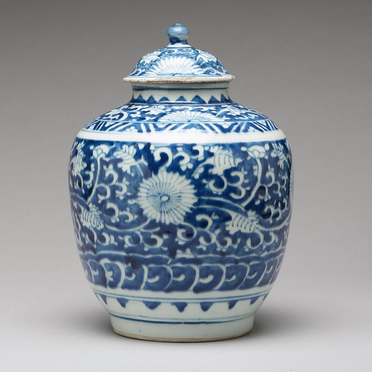 A blue and white jar, Ming dynasty, 17th Century.