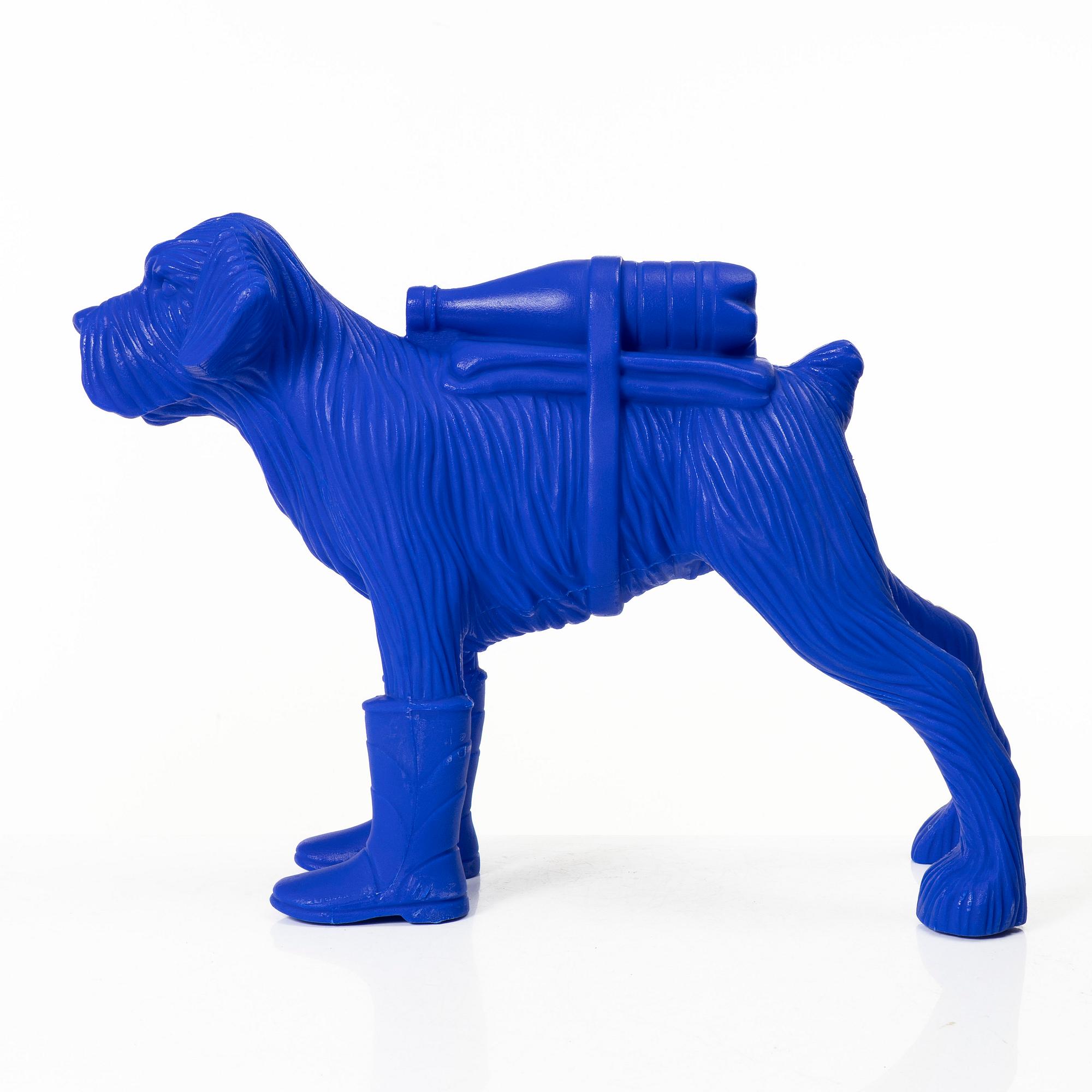 William Sweetlove, "Cloned Schnauzer with water bottle". (Blue).