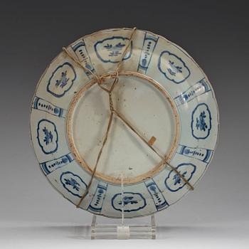 A blue and white kraak dish, Ming dynasty, Wanli (1572-1620).