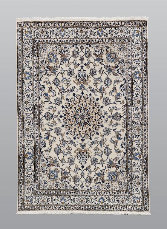 Matta, Nain part silk, ca 240 x 164 cm.