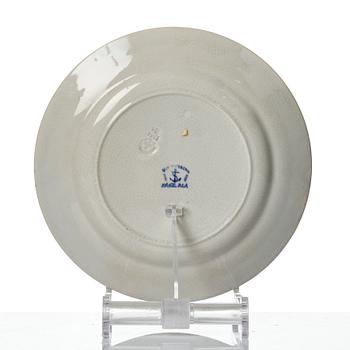 Wilhelm Kåge, mattallrikar samt fat, 16 delar, flintgods och porslin, "Fågel Blå", Gustavsberg, i produktion 1932-33.