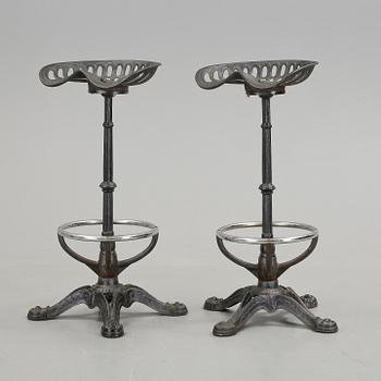 BARSTOLAR, ett par, Invicta, Frankrike, 1900-talets mitt.
