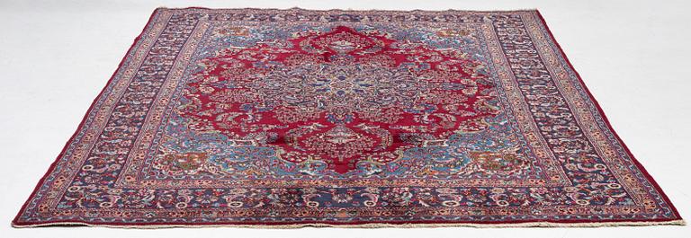 Carpet, Mesh. approx. 388 x 292 cm.