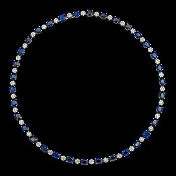 A blue sapphire, tot. 36.50 cts, and brilliant cut diamond necklace, tot. 3.77 cts.