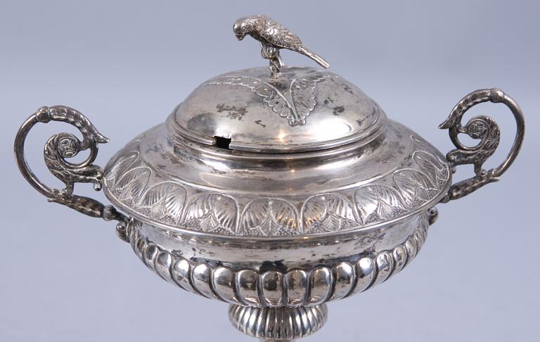 SOCKERSKÅL, silver, senempire, Göteborg, 1832. Tot vikt 710 g.