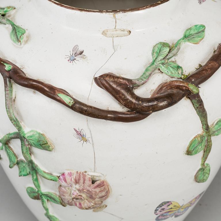 A large Swedish Marieberg jar, 18th Century.