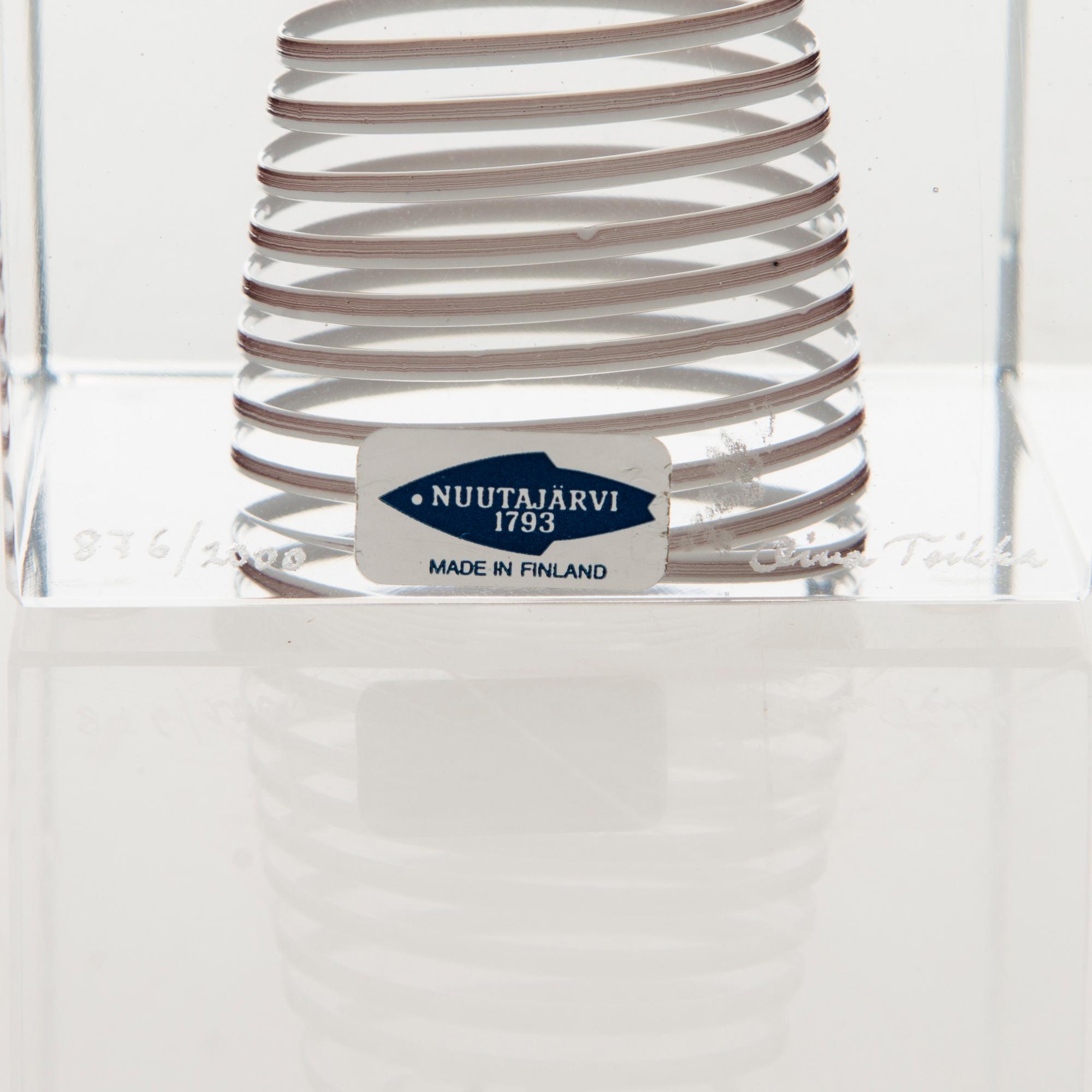 OIVA TOIKKA, An annual glass cube, signed Oiva Toikka Nuutajärvi 1978 and numbered 876/2000.