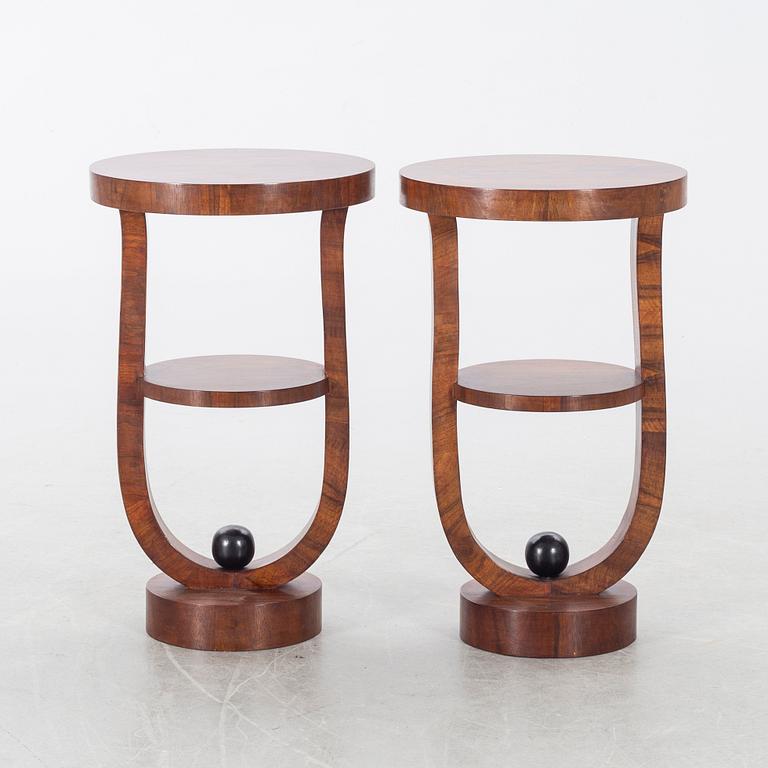 SIDOBORD/SÄNGBORD ett par Art Deco-stil modern tillverkning.