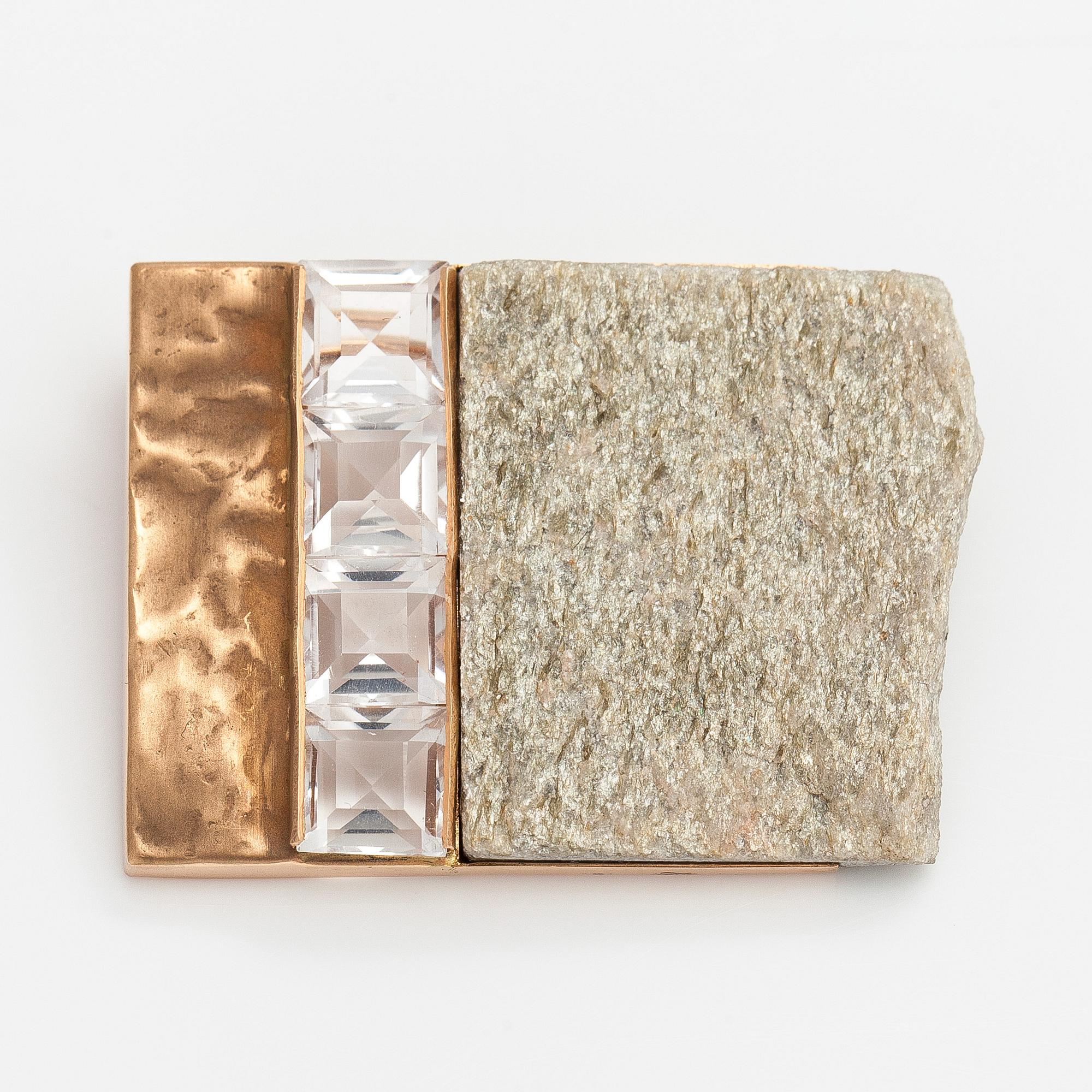 Matti Hyvärinen, brosch, 14K guld, bergskristall, glimmerskiffer, Sirokoru, Åbo.