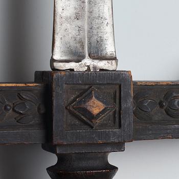SVÄRD, med svensk klinga m/1773 avsedd för det tunga kavalleriets pallascher. Senare fäste från 1800-talet.
