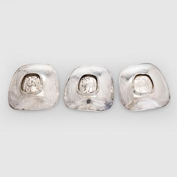 Two 1950s silver dishes, Hopeatehdas Oy, Helsingfors, 1951–55.