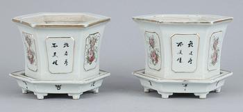 YTTERFODER,  ett par, porslin, Kina, 1800/1900-tal.