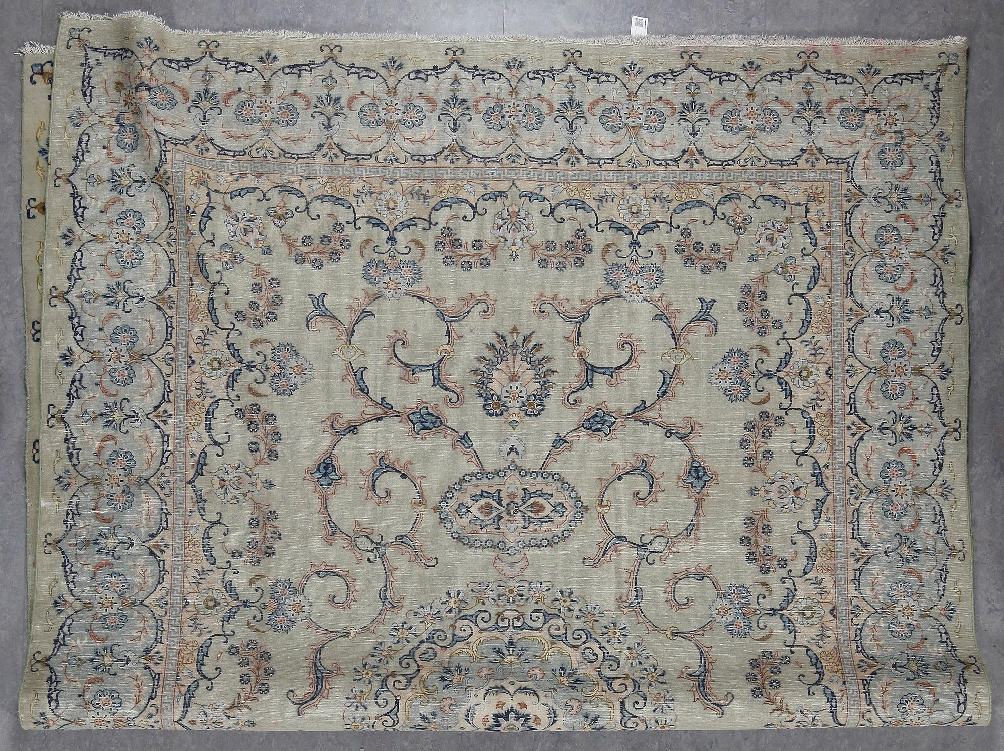 MATTA, Keshan, ca 388x257 cm.