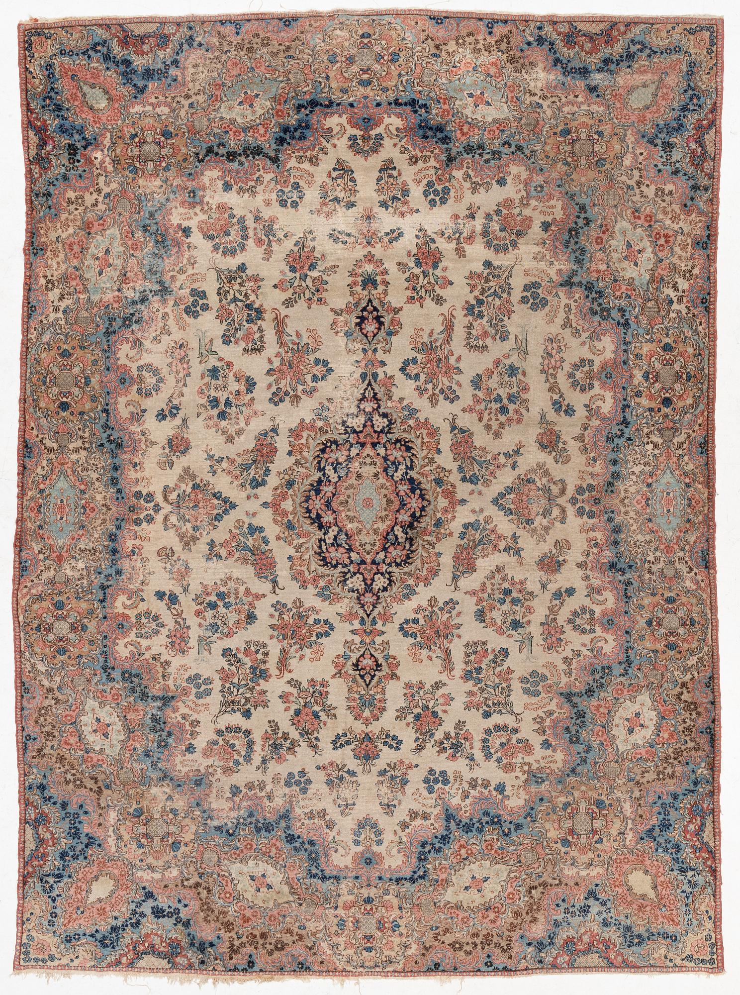 Rug, Kirman, semi-antique, approx. 370 x 267 cm.