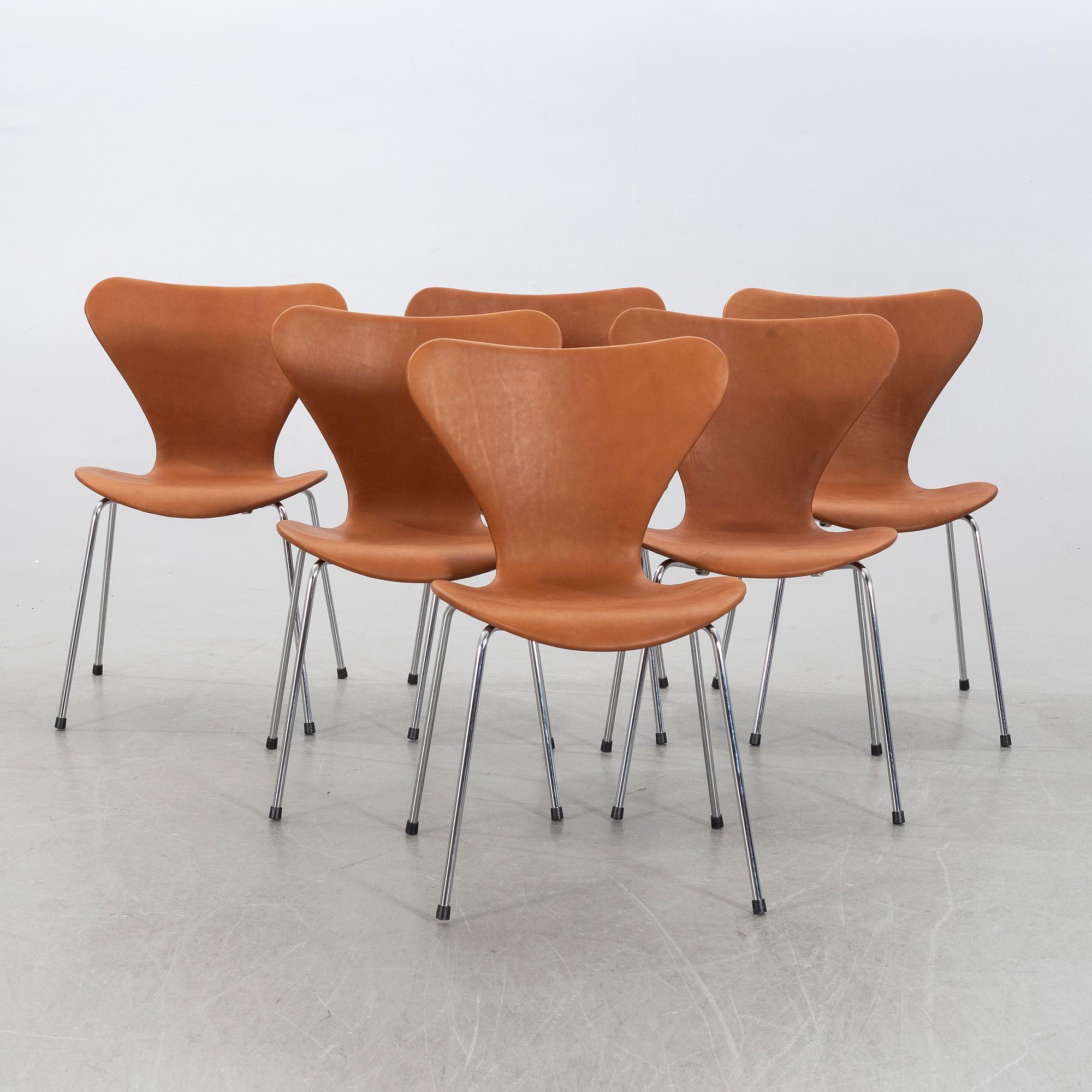 ARNE JACOBSEN, "Sjuan", 6 chairs, Fritz Hansen, Denmark.
