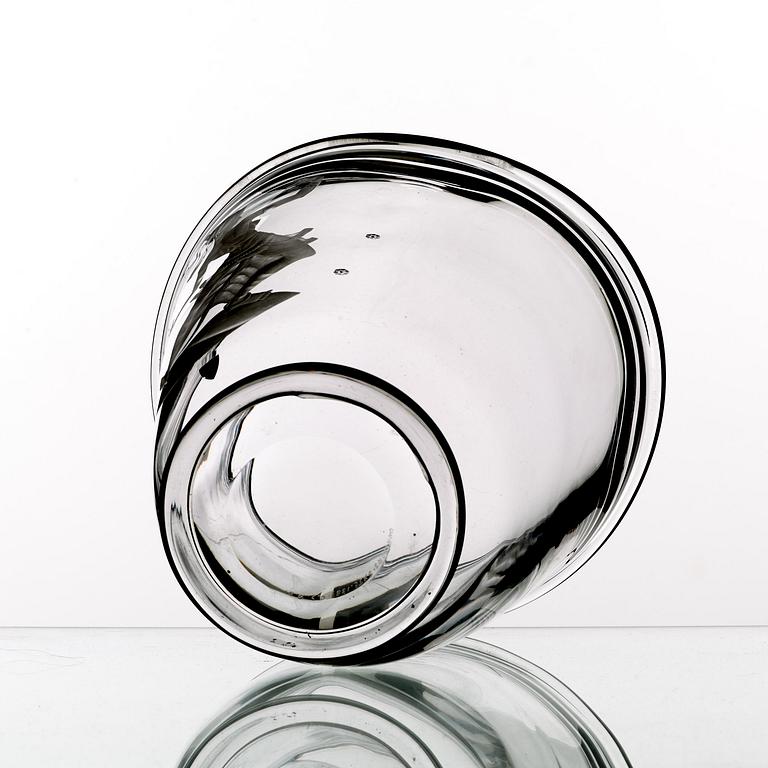 Simon Gate, an engraved glass vase, Orrefors 1954.