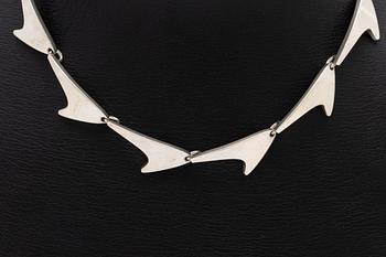 Necklace silver, Bent Knudsen Danmark, "Shark-fin", approx 41 x 1 cm.
