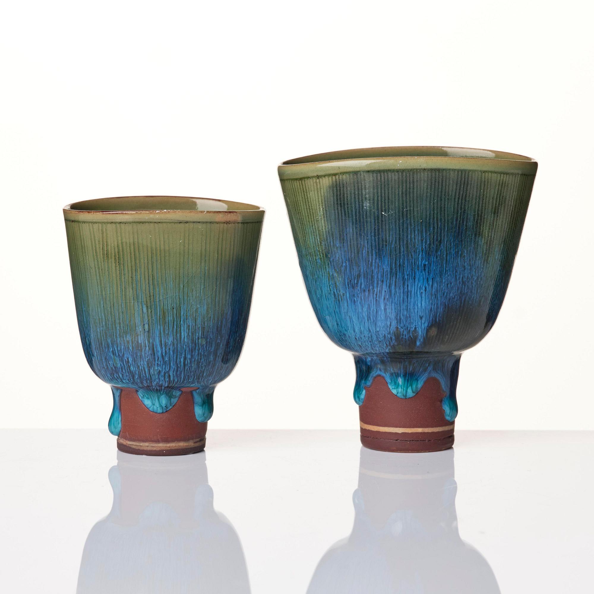 Wilhelm Kåge, a set of three Farsta stoneware footed bowls, Gustavsberg Studio 1950s.