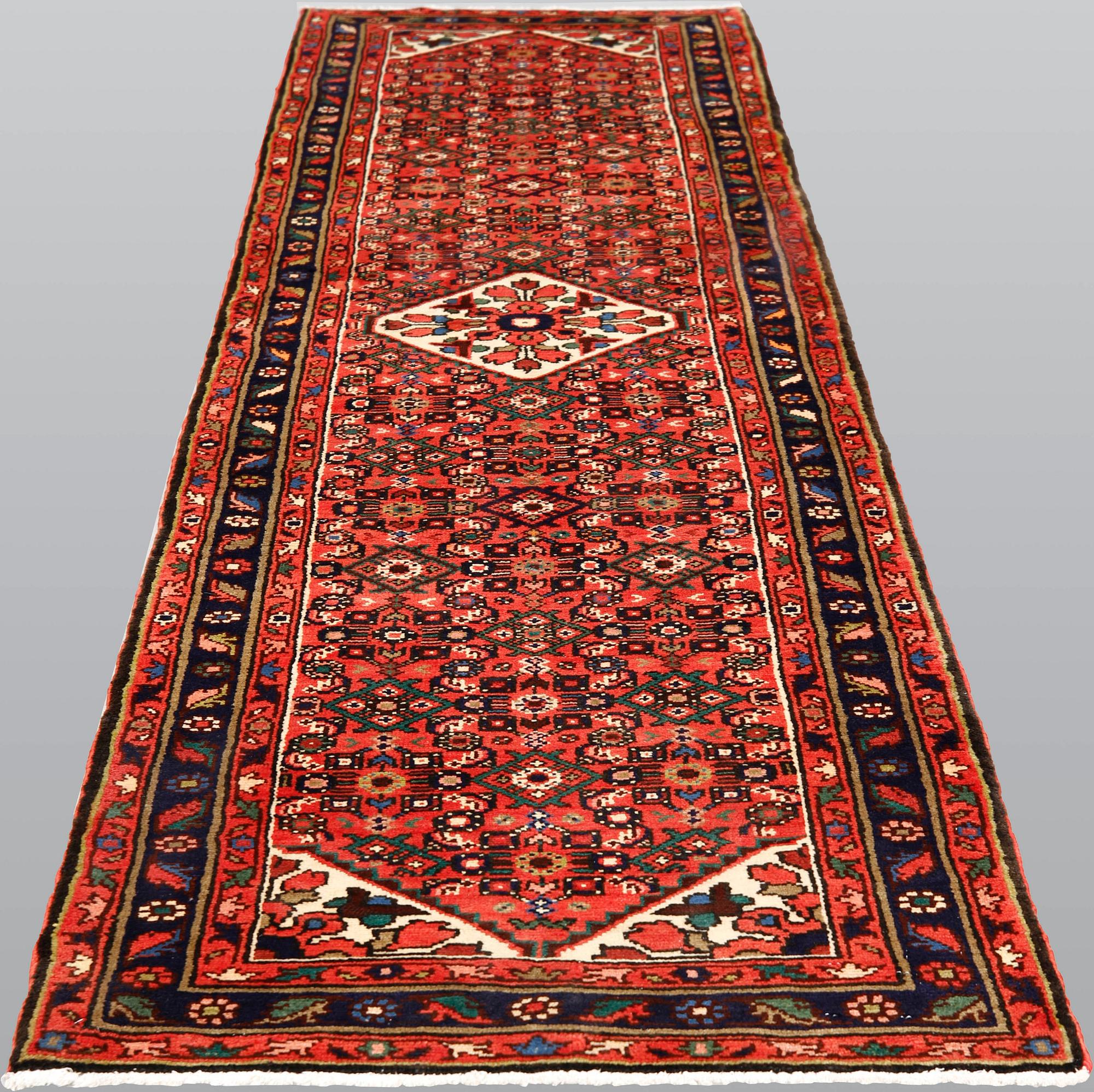 A runner Hosenabad, approximately 300 x 82 cm.