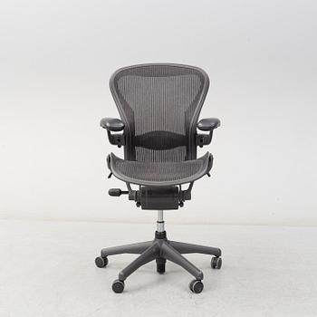 An 'Aeron' swivel armchair by Don Chadwich / Bill Stumpf, Herman Miller.