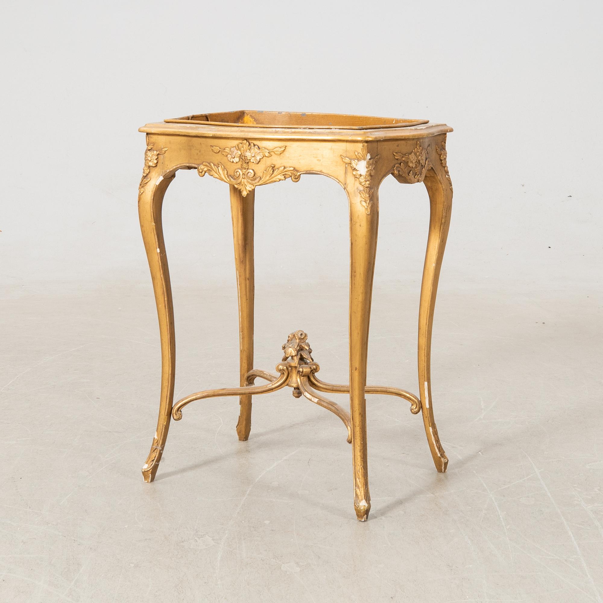 Blombord Louis XV-stil 1900-talets första hälft.