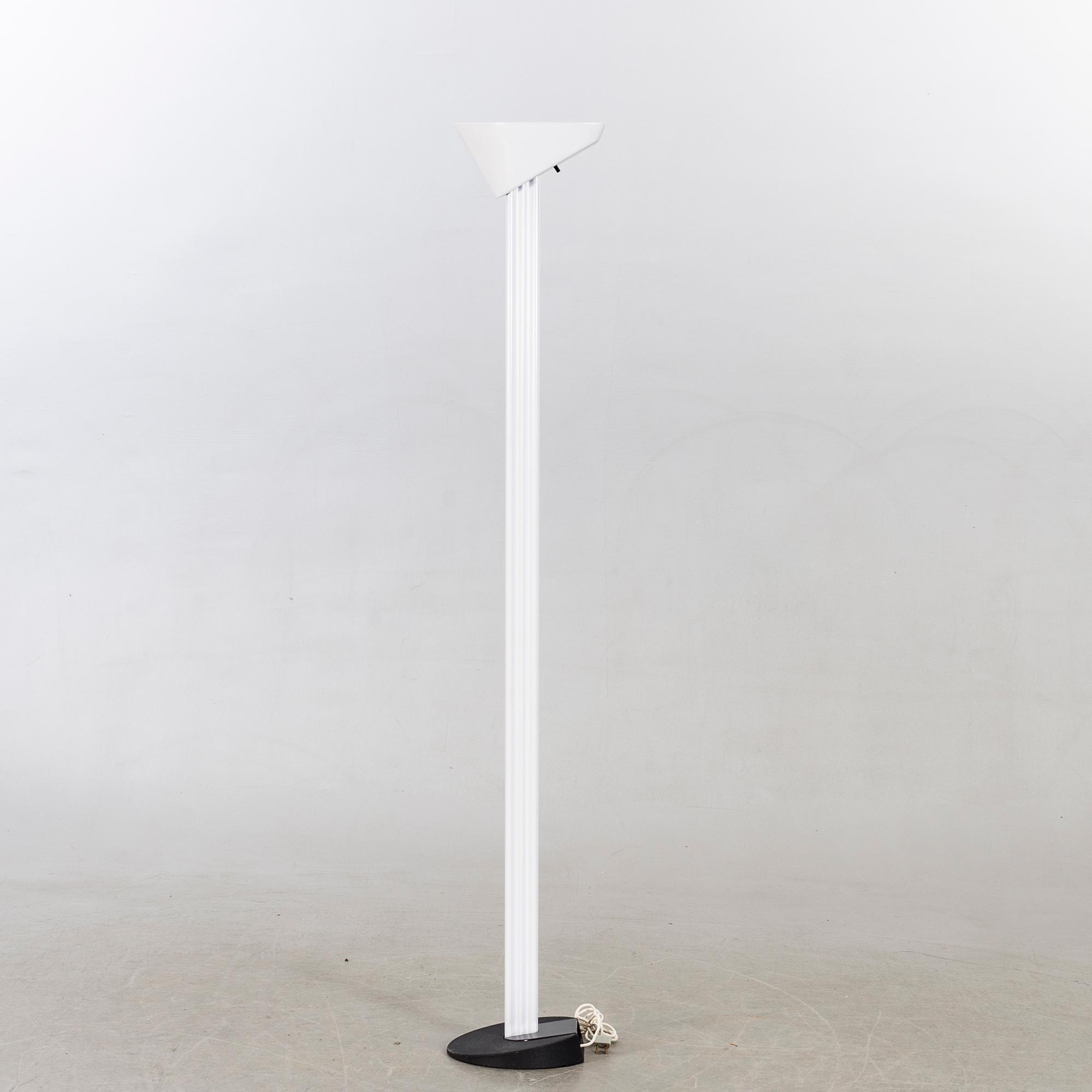 A UP-LIGHT FLOOR Bruno Gecchelin for Oluce Italy.