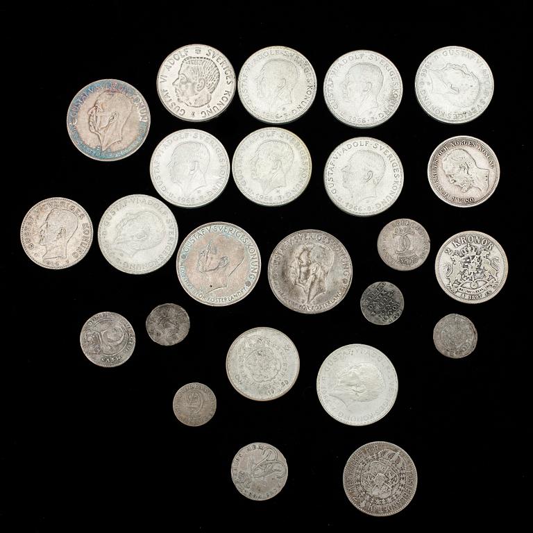 SILVERMYNT, 24 st, bla 8 öre silvermynt 1771. Mest Sverige 1600-1900-tal. Tot ca 330 gram.