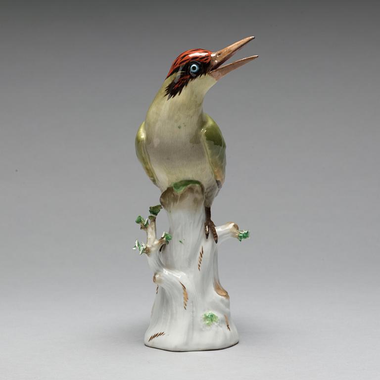 A Meissen figurine of a bird, 1890s.