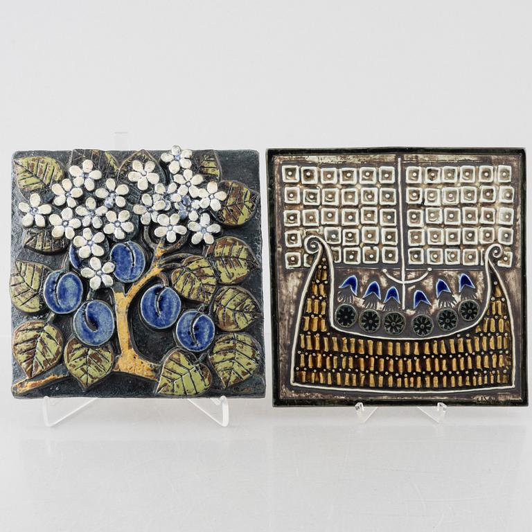 Lisa Larson, väggreliefer, 3 st, stengods, Gustavsberg.