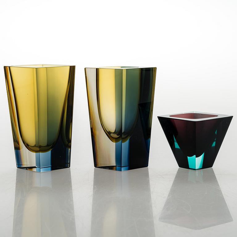 KAJ FRANCK, VASER, 3 st, "Prisma", glas. Signerade K Franck Nuutajärvi Notsjö -64/-68/-69.