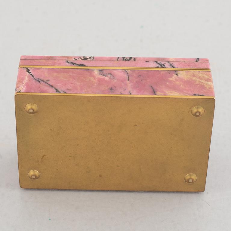 A rhodonite box, 20th century.