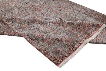 A carpet, silk Kashmir, ca 413 x 303 cm.