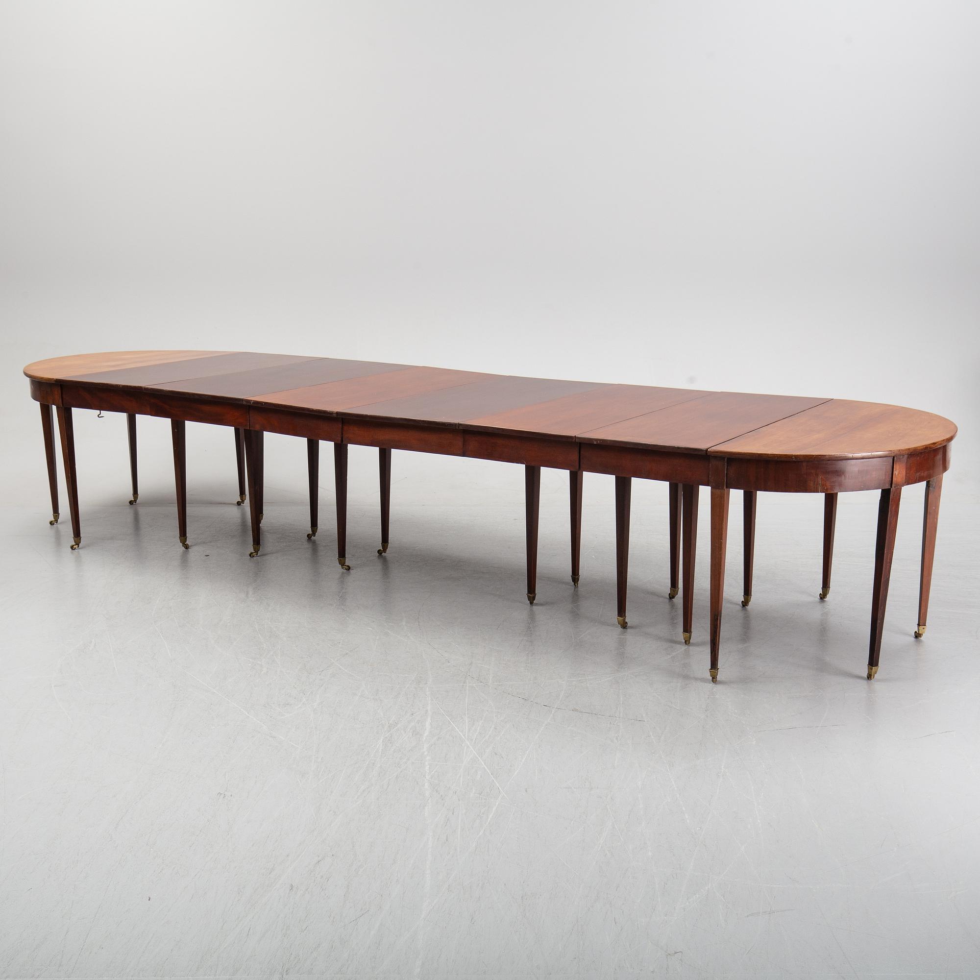 Matbord, sengustaviansk stil, mahogny, 1800-tal.