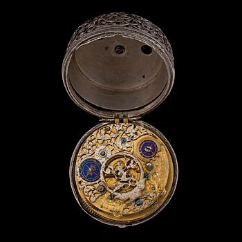 A silver verge pocket watch. Early 18th century.