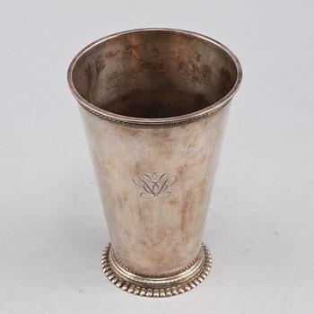 SILVERBÄGARE, otydlig mästarstämpel, Stockholm, 1939, vikt 275 g.