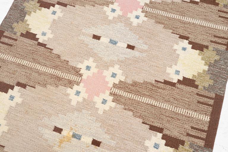 Ingegerd Silow, matta, rölakan, signerad IS, ca 200 x 135 cm.