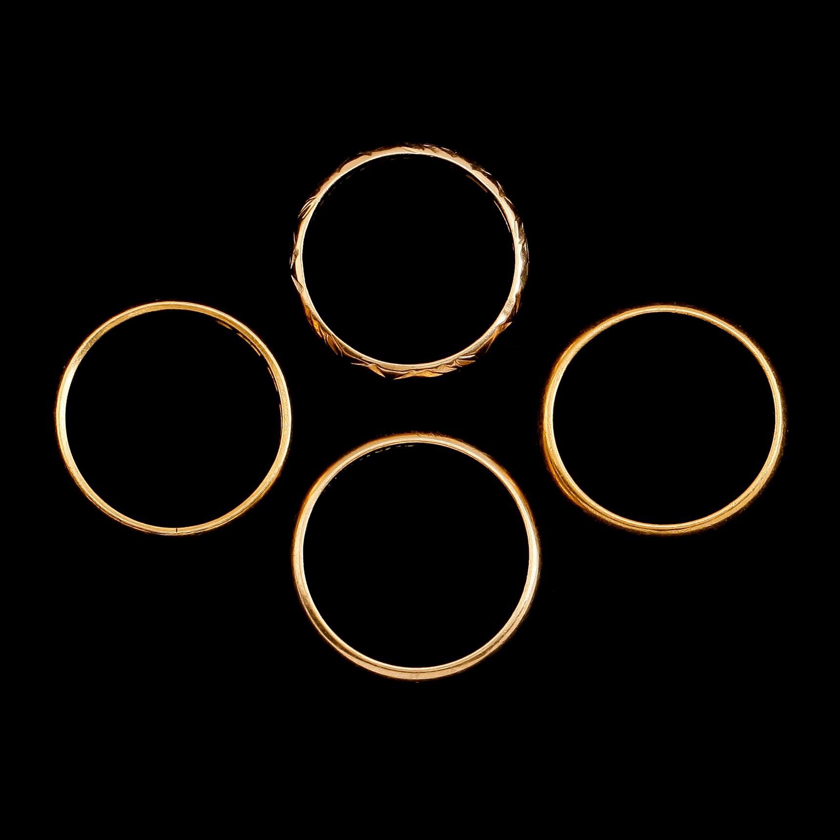 RINGAR, 4 st, 18 k guld. Vikt ca 16 gram.