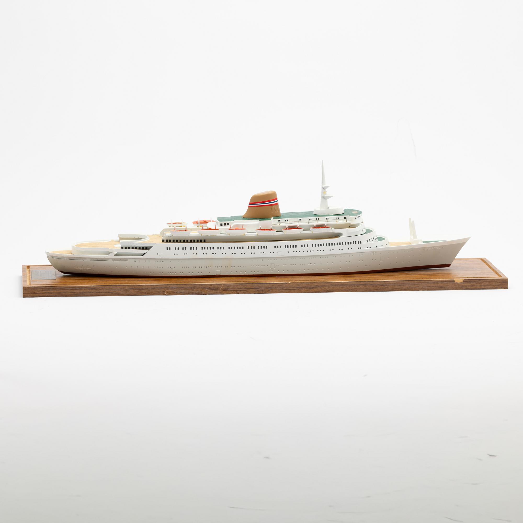 Sagafjord travel agency model / ship model.