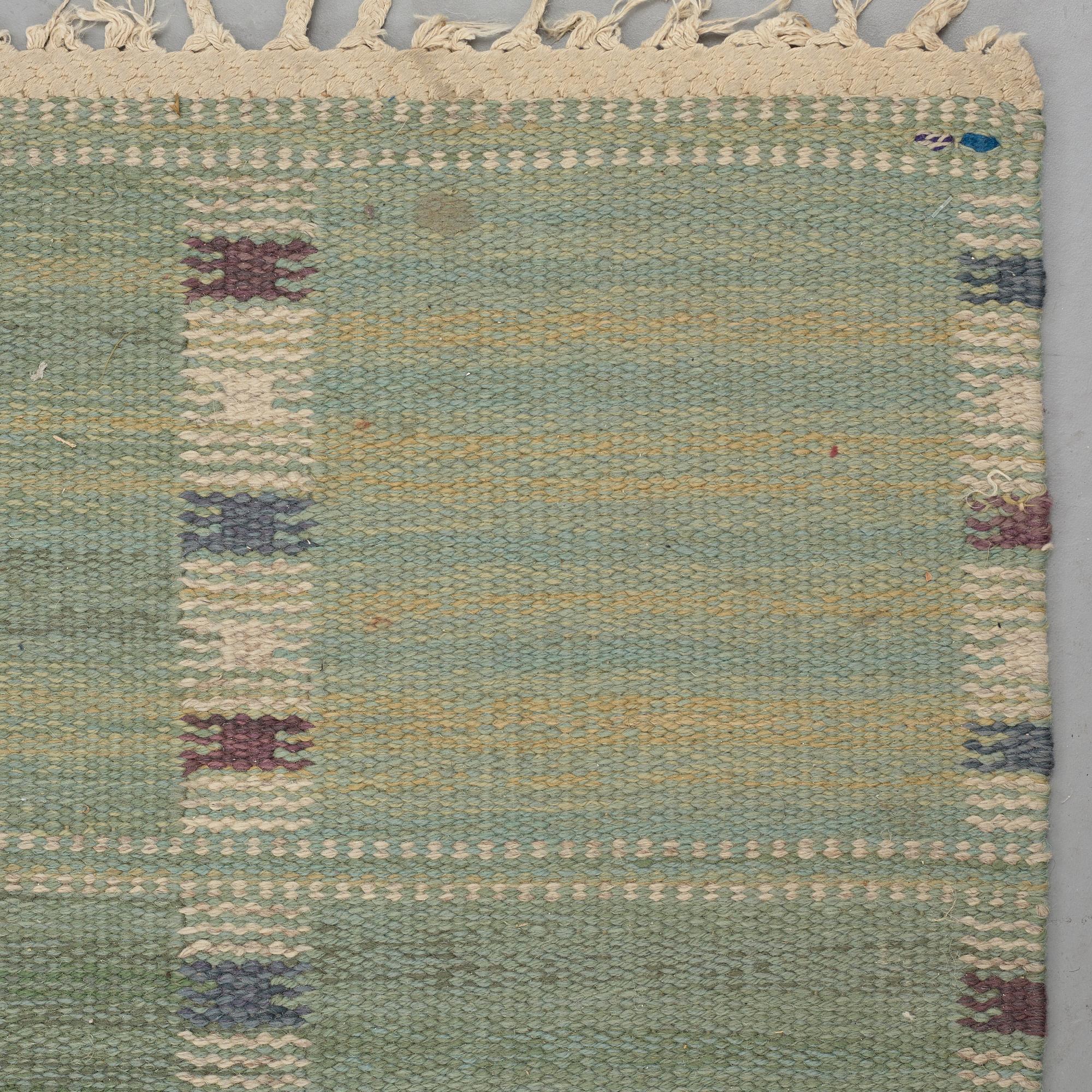 Barbro Nilsson, Matta, "Falurutan grön Fabiola", rölakan, ca 307,5 x 200,5-202,5 cm, signerad AB MMF BN.