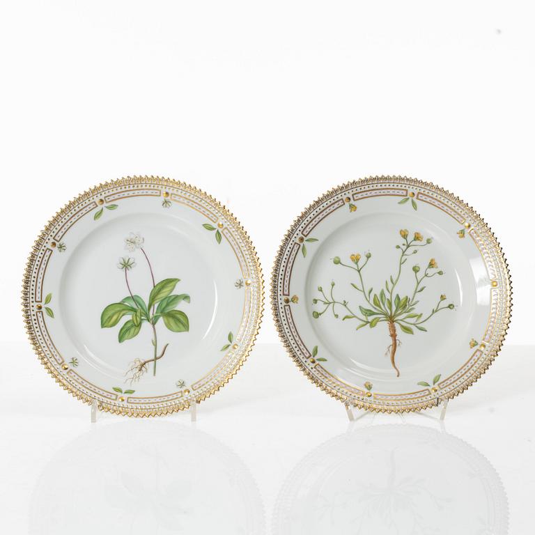 A set of five (+1) Royal Copenhagen 'Flora Danica' dishes, Denmark, 20th century.