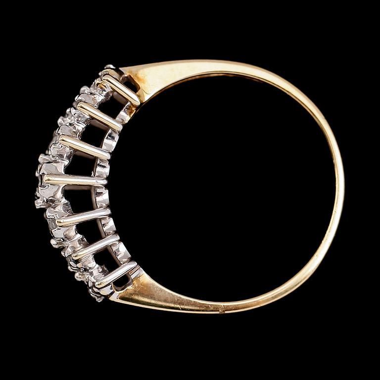 RING, 14 k guld, briljantslipade diamanter tot ca 0.50 ct.