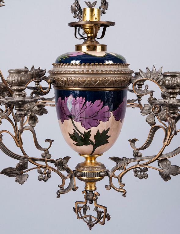 TAKAMPEL, jugendstil, 1900-talets senare hälft. Totalhöjd ca 134 cm.