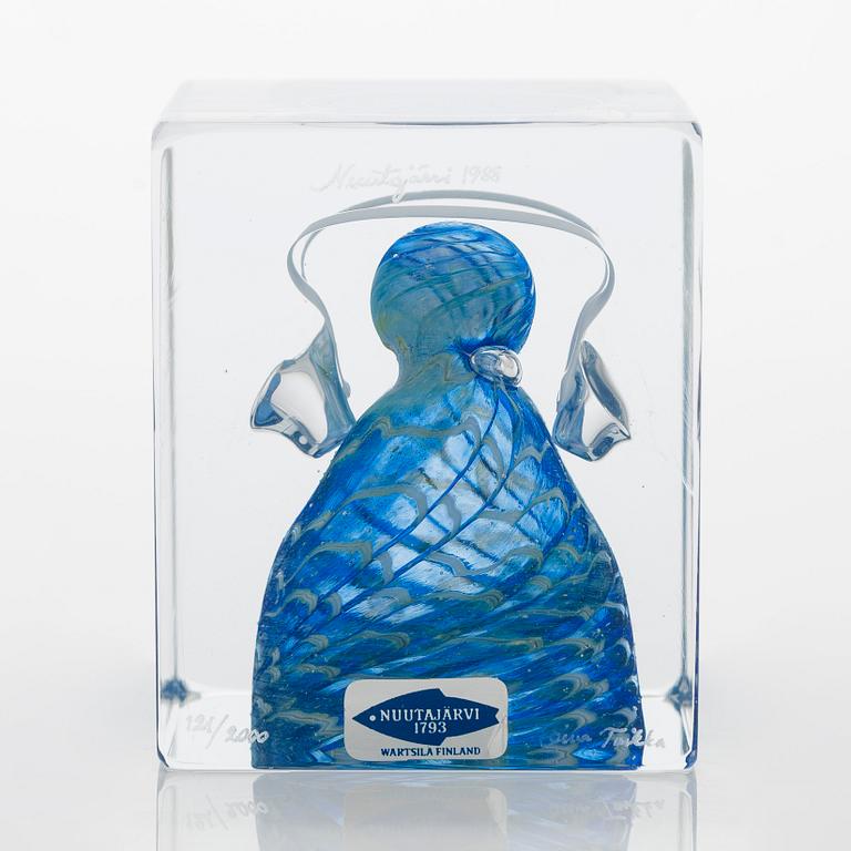 Oiva Toikka, annual glass cube 1988, signed Oiva Toikka Nuutajärvi 1988, 121/2000.