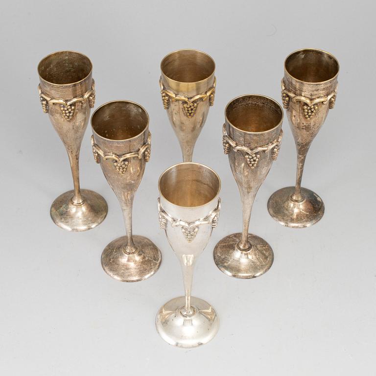 CHAMPAGNEGLAS, 6 st, nysilver, 1900-tal.