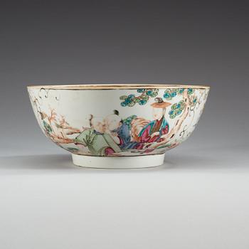 A famille rose punch bowl, Qing dynasty, Qianlong (1736-95).