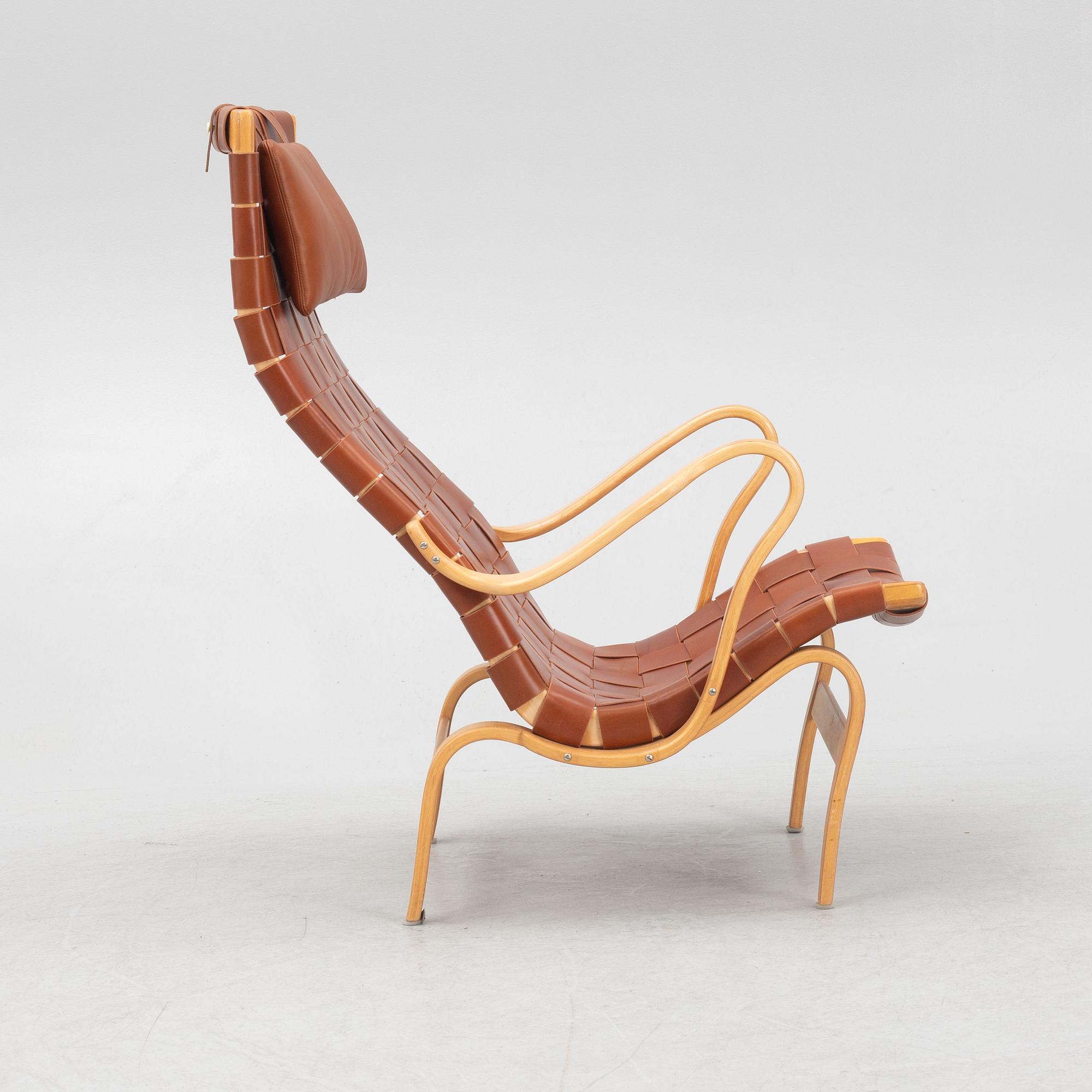 Bruno Mathsson, fåtölj, "Pernilla", Firma Karl Mathsson, 1972.